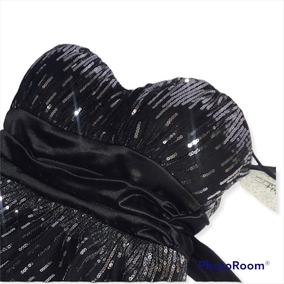 SPEECHLESS BLACK SHIMMERING SEQUIN DRESS - Picture 5 of 7